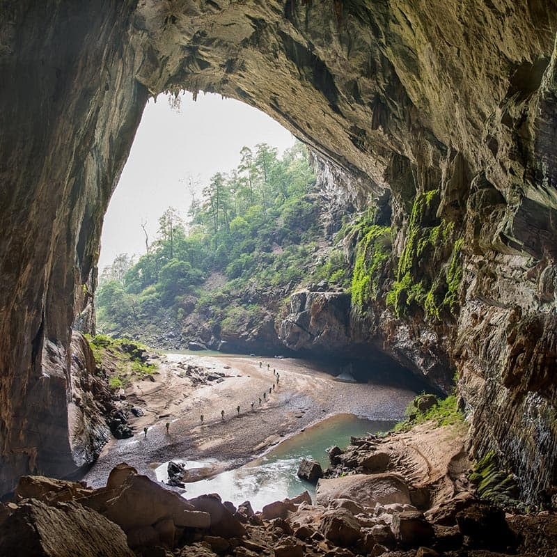 Hang En cave and expedition campsite